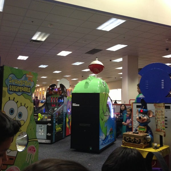 How Much Does Chuck E Cheese Franchise Cost