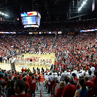 Снимок сделан в Thomas &amp; Mack Center пользователем Thomas &amp; Mack Center 11/9/2013