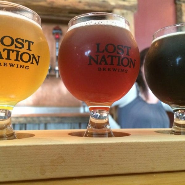 4/18/2014 tarihinde Paula H.ziyaretçi tarafından Lost Nation Brewing'de çekilen fotoğraf