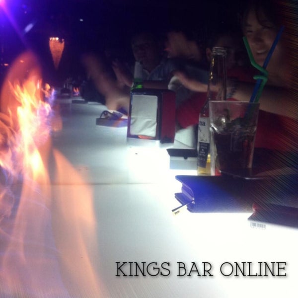 4/20/2013 tarihinde Timur A.ziyaretçi tarafından KINGS Bar'de çekilen fotoğraf