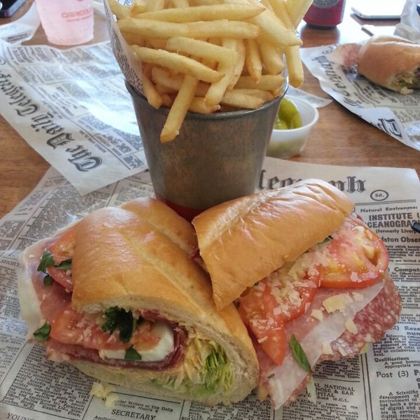 Foto scattata a Capicola&#39;s Gourmet Sandwich Co. da Garrett U. il 10/2/2014