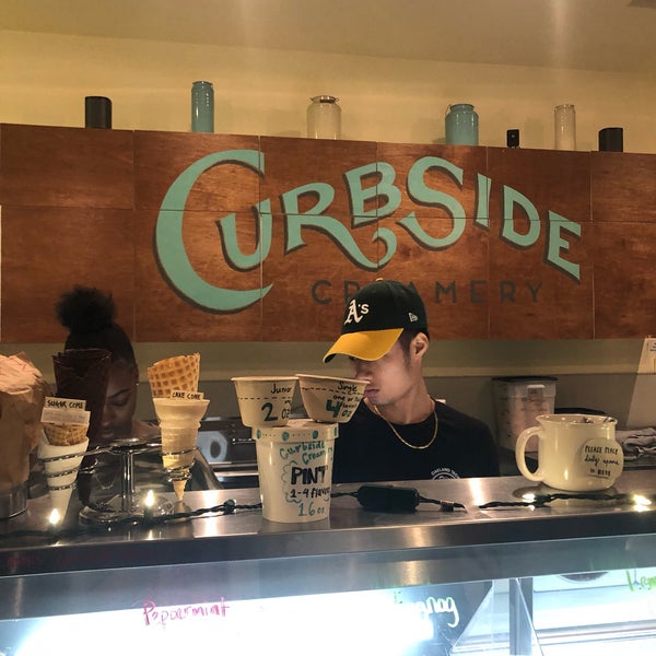 Foto tirada no(a) Curbside Creamery por Heather F. em 12/10/2018
