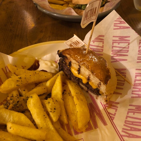 Photo taken at MEZBAA Steak&amp;Burger by Nejla U. on 9/27/2019