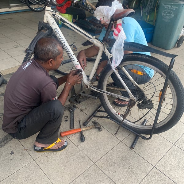 Kedai Basikal Di Batu Caves