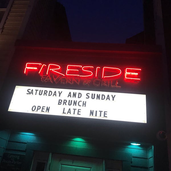 รูปภาพถ่ายที่ Fireside Restaurant &amp; Lounge โดย Michael R. เมื่อ 3/3/2019