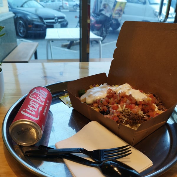 Das Foto wurde bei Burrito Loco von Dakheel am 4/9/2019 aufgenommen