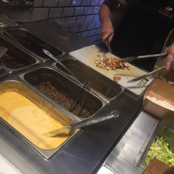 4/21/2018 tarihinde Dakheelziyaretçi tarafından Burrito Loco'de çekilen fotoğraf