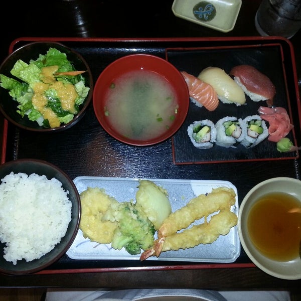 Das Foto wurde bei Sushi Capitol von Karin am 7/5/2013 aufgenommen