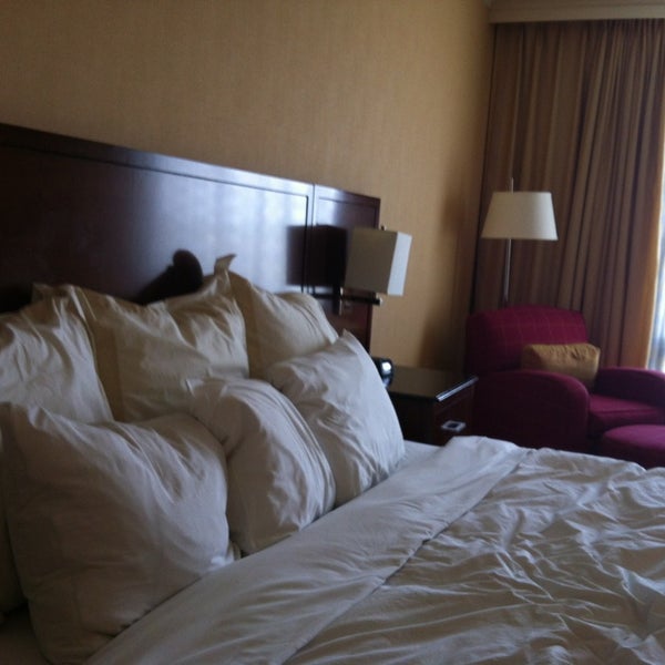 Снимок сделан в Stamford Marriott Hotel &amp; Spa пользователем Giew K. 6/29/2013