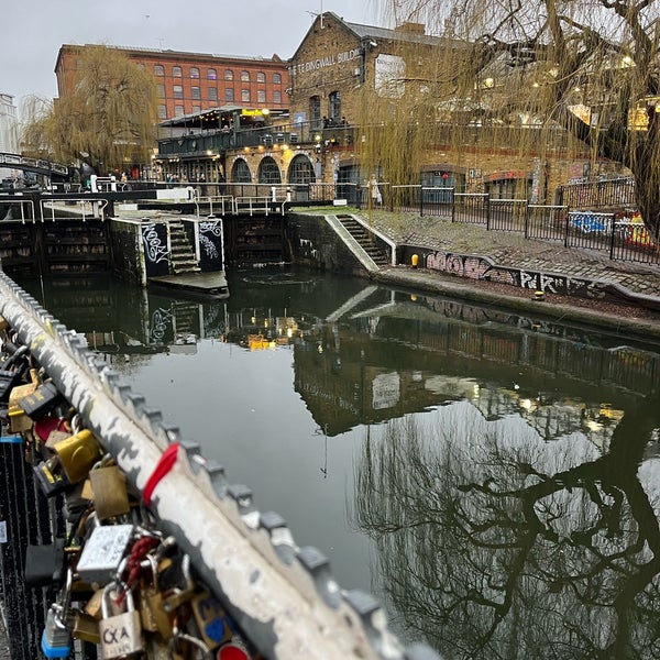 Снимок сделан в Camden Stables Market пользователем Reema . 2/9/2024