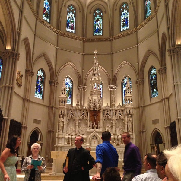 Foto scattata a Saint Paul Cathedral da Ellen M. il 5/10/2013