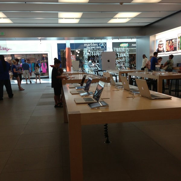 Photos at Apple Towson Town Center Towson, MD
