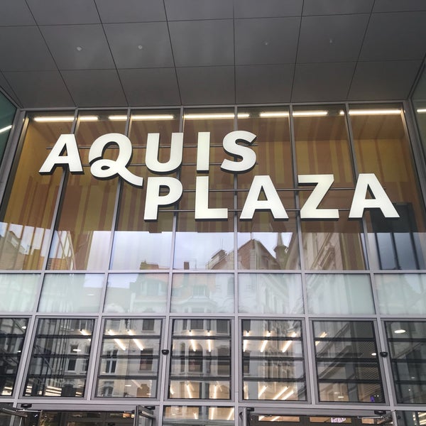 Foto tirada no(a) Aquis Plaza por Мария Д. em 6/22/2018