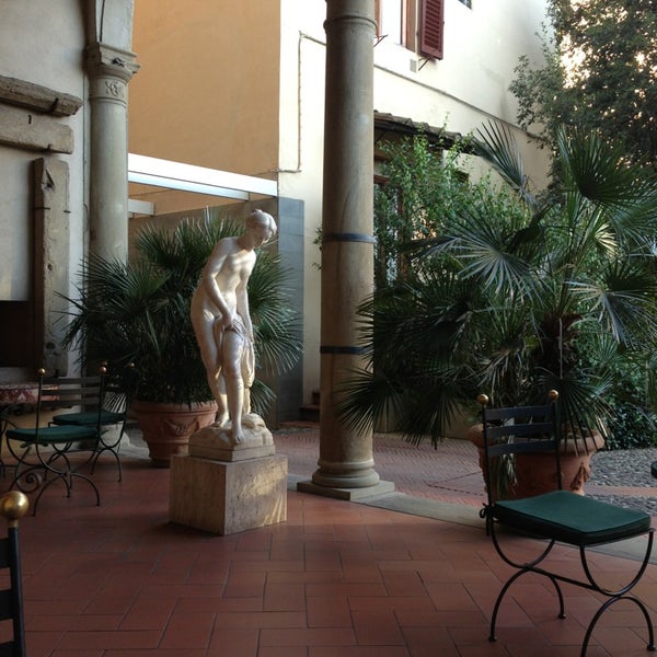 รูปภาพถ่ายที่ Hotel Residence Palazzo Ricasoli โดย tania✌️ เมื่อ 8/18/2013