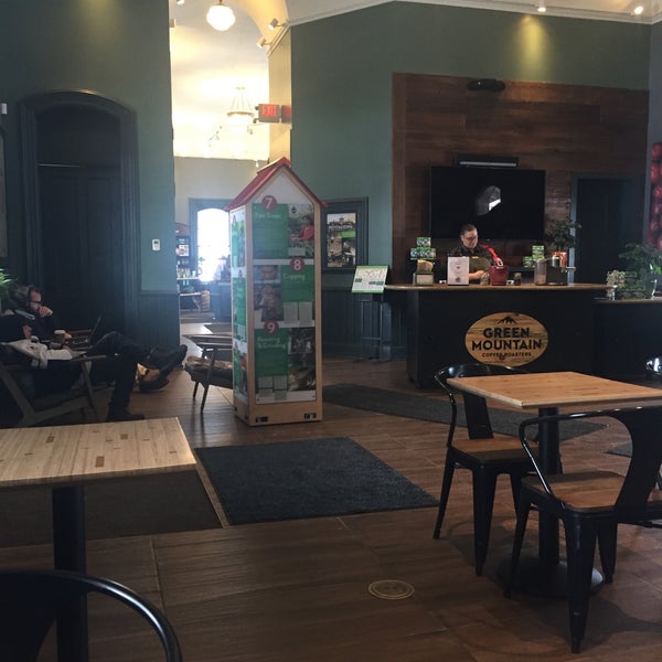 2/27/2019 tarihinde Robert B.ziyaretçi tarafından Green Mountain Coffee Roasters Cafe &amp; Visitor Center'de çekilen fotoğraf