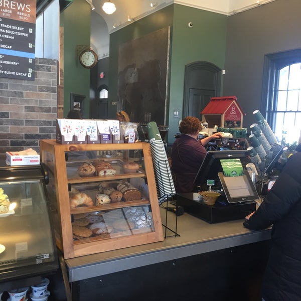 Photo taken at Green Mountain Coffee Roasters Cafe &amp; Visitor Center by Robert B. on 3/26/2019