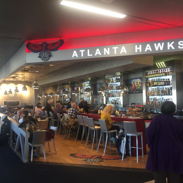 Foto tomada en Atlanta Hawks Bar &amp; Grill  por Robert B. el 1/19/2018