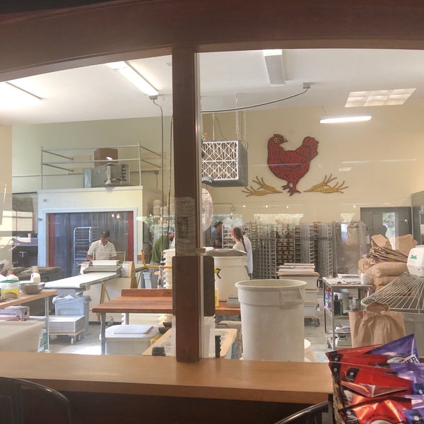 Foto tirada no(a) Red Hen Bakery And Café por Robert B. em 10/14/2019