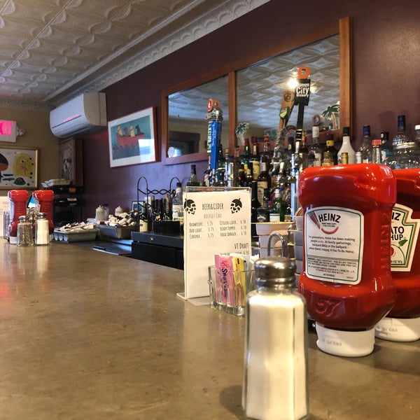 Maxi's Restaurant 10 tips from 321 visitors