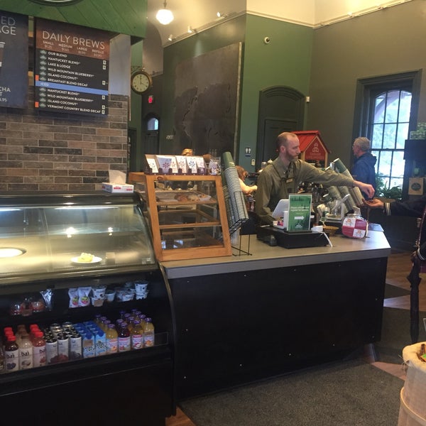Photo taken at Green Mountain Coffee Roasters Cafe &amp; Visitor Center by Robert B. on 5/1/2019