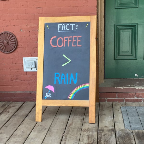 Photo prise au Green Mountain Coffee Roasters Cafe &amp; Visitor Center par Robert B. le6/14/2019