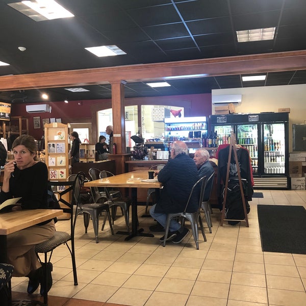Foto tirada no(a) Red Hen Bakery And Café por Robert B. em 10/11/2019