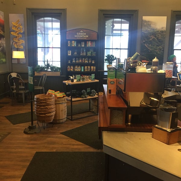 Photo taken at Green Mountain Coffee Roasters Cafe &amp; Visitor Center by Robert B. on 5/4/2019