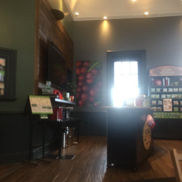 Foto scattata a Green Mountain Coffee Roasters Cafe &amp; Visitor Center da Robert B. il 2/13/2019