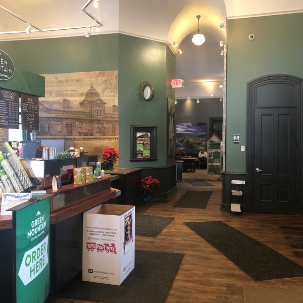 12/9/2019 tarihinde Robert B.ziyaretçi tarafından Green Mountain Coffee Roasters Cafe &amp; Visitor Center'de çekilen fotoğraf