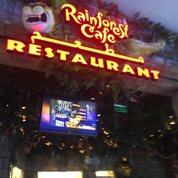 12/18/2017 tarihinde Robert B.ziyaretçi tarafından Rainforest Cafe Dubai'de çekilen fotoğraf