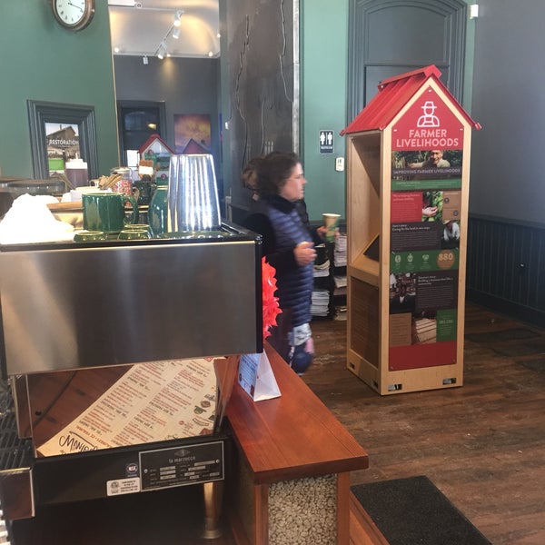 Photo taken at Green Mountain Coffee Roasters Cafe &amp; Visitor Center by Robert B. on 1/30/2019