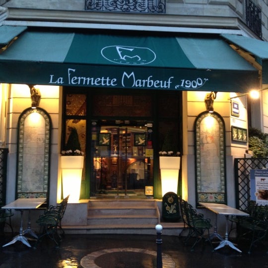 Foto diambil di La Fermette Marbeuf oleh Vincent M. pada 11/7/2012