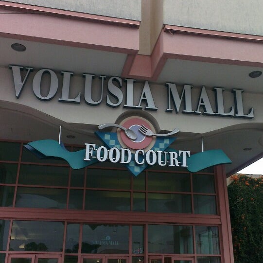 2/13/2013にAshley B.がVolusia Mallで撮った写真
