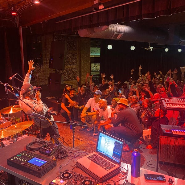 11/10/2022 tarihinde Jo G.ziyaretçi tarafından Motorco Music Hall'de çekilen fotoğraf
