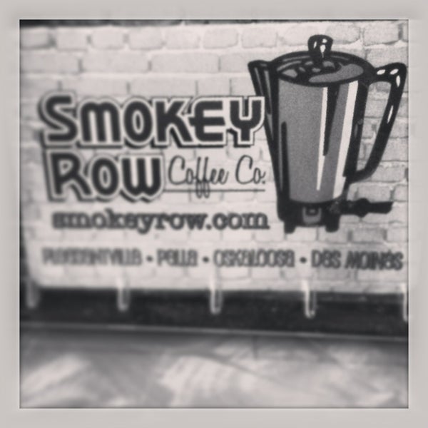 Das Foto wurde bei Smokey Row Coffee von Edgar Ortiz S. am 2/18/2013 aufgenommen