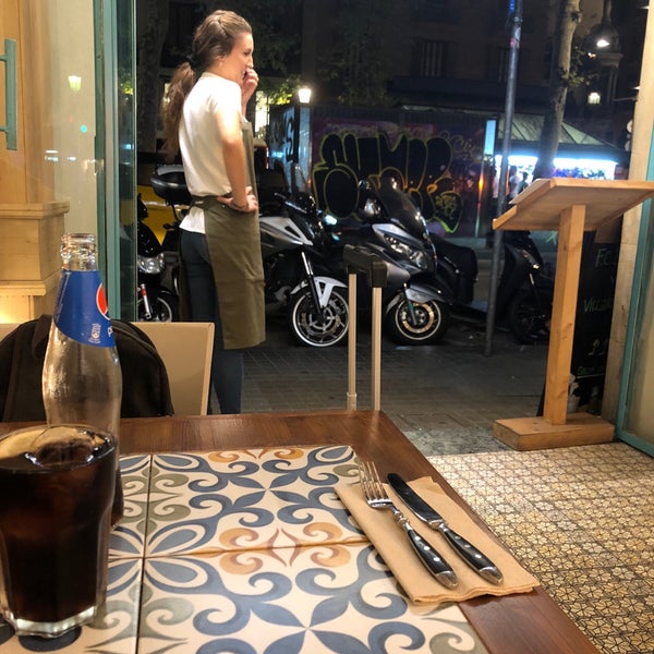 Foto diambil di Habibi Restaurant oleh Sultan pada 9/27/2019