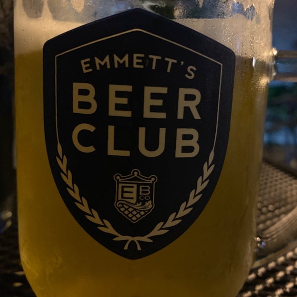 Foto diambil di Emmett&#39;s Tavern &amp; Brewing Co. oleh A. M. pada 8/3/2019