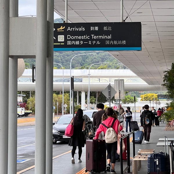 Photo taken at Cairns Airport (CNS) by 美紅 如. on 11/19/2022