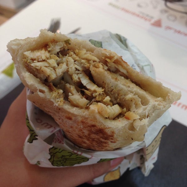 Photos at Shawarma Time شاورما تايم Al Makazya أبوظبي, أبوظبي