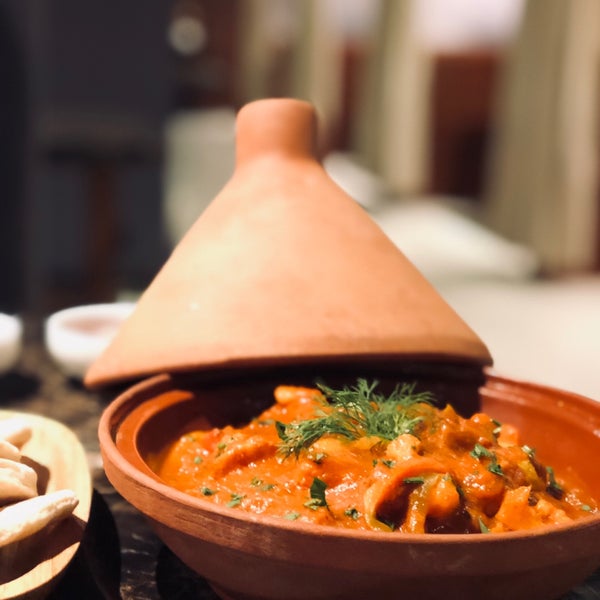 Foto scattata a Mist Lounge &amp; Restaurant da Abdulrahman M A. il 9/26/2019