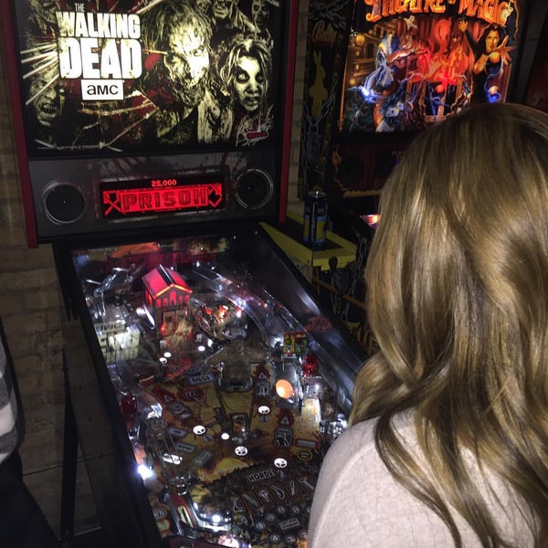 11/7/2015にJason D.がHeadquarters Beercadeで撮った写真