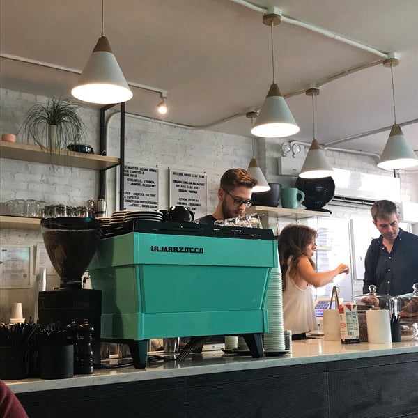 10/21/2017 tarihinde Sveta Y.ziyaretçi tarafından Merriweather Coffee + Kitchen'de çekilen fotoğraf