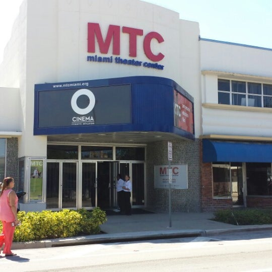 Foto tomada en Miami Theater Center  por James E. el 5/4/2014