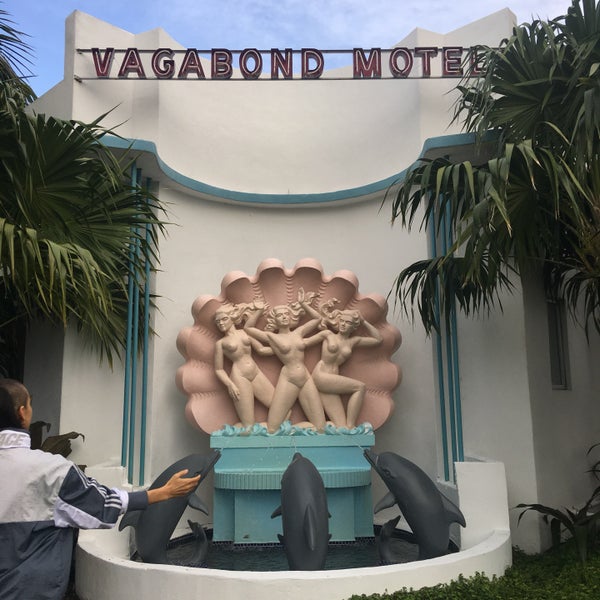 Foto diambil di Vagabond Hotel Miami oleh Mike S. pada 3/23/2017