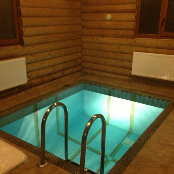 Вилла баня астрахань. Вилла вальмонт краснодар. Баня с открытым бассейном. Вила баня. Вила баня.