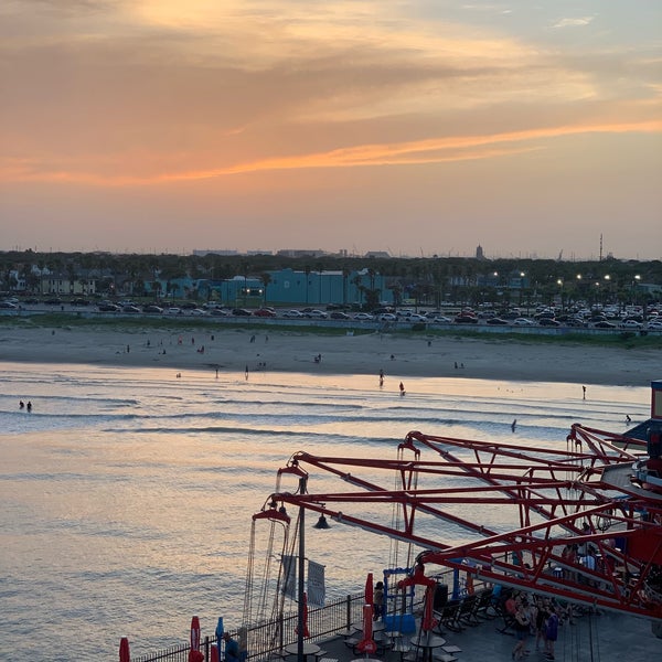 Das Foto wurde bei Galveston Island Historic Pleasure Pier von 💅🏻🤍 am 6/29/2019 aufgenommen