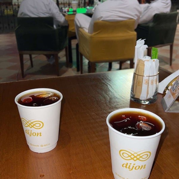 Foto tirada no(a) Dijon Cafe por Abdulrahman ✨ em 4/27/2023