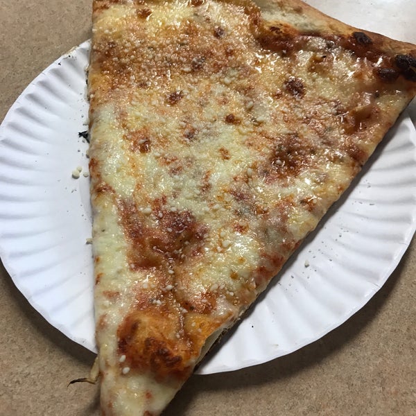 9/16/2018 tarihinde Closedziyaretçi tarafından Ben&#39;s Pizzeria'de çekilen fotoğraf