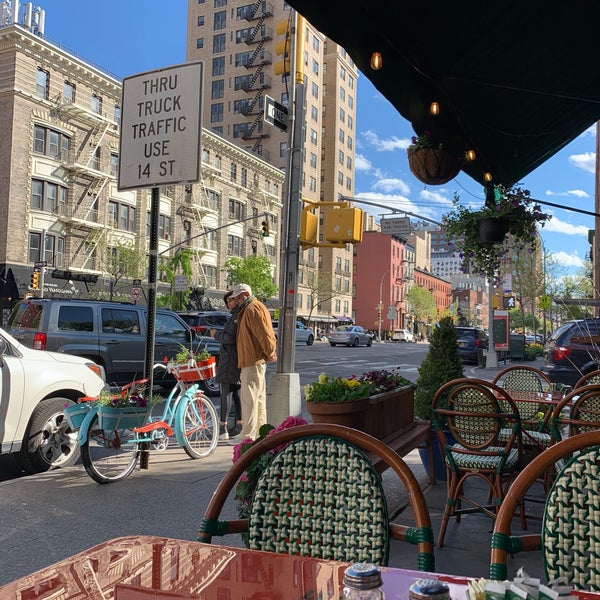 Photo taken at Le Grainne Cafe by Closed on 4/27/2019