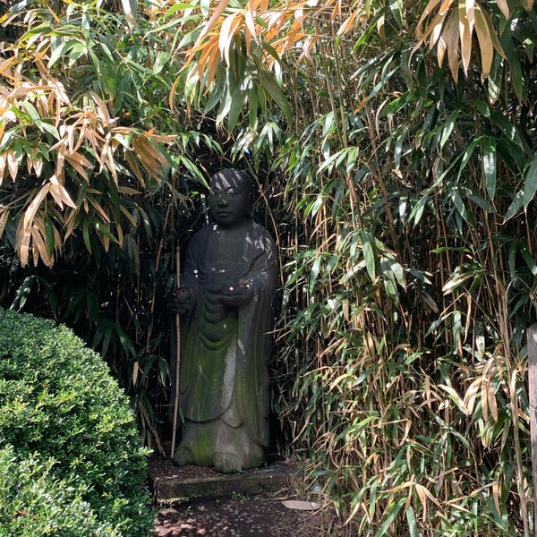 Foto diambil di Shofuso Japanese House and Garden oleh Closed pada 4/13/2019